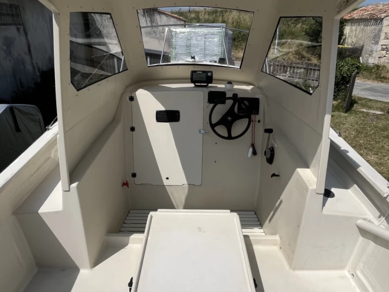 Yacht charter Île d'Aix - Bénéteau Sunday 550 on SamBoat