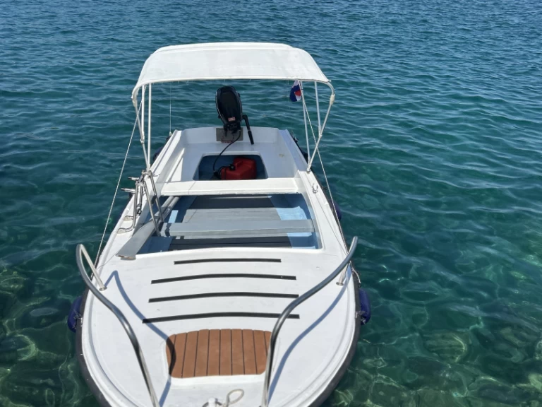 Hire a Pasara Pasara 4.6 Rogoznica