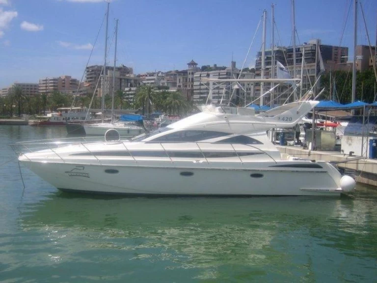 Hire Motorboat with or without skipper STEALTH yachts Palma de Mallorca