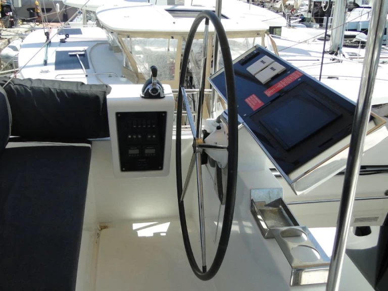 Hire Catamaran with or without skipper Lagoon Alimos