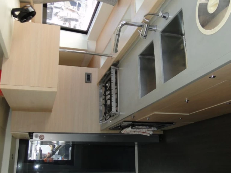 Catamaran to hire Alimos at the best price