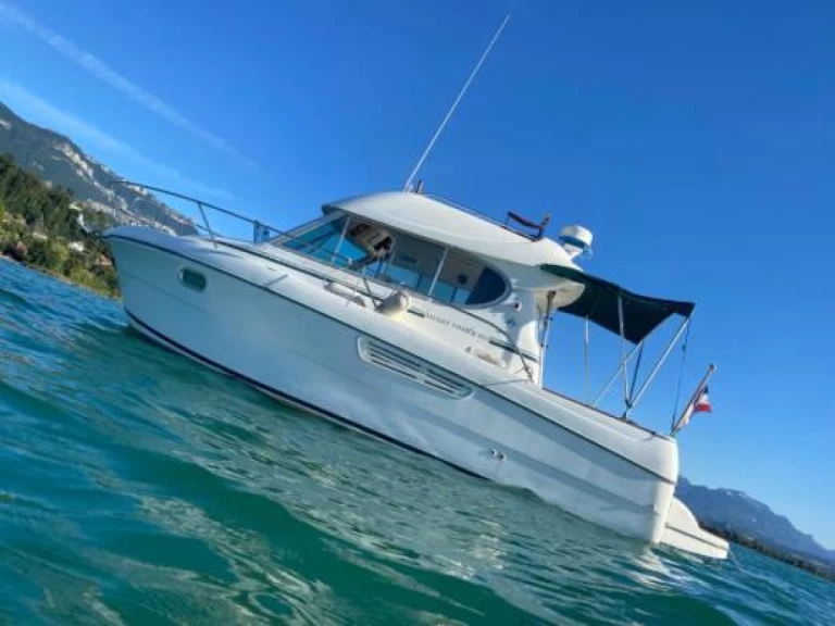 Yacht charter Le Cap d'Agde - Jeanneau Merry Fisher 805 on SamBoat