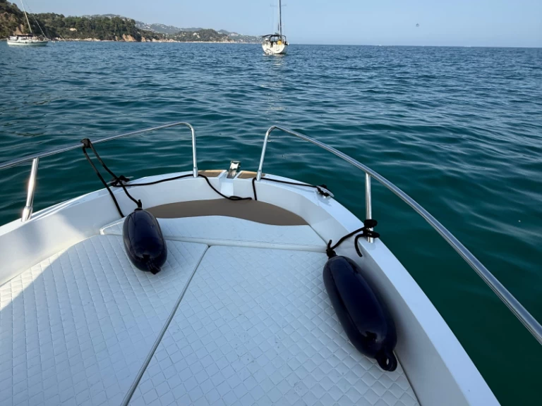 Motorboat to hire Blanes at the best price