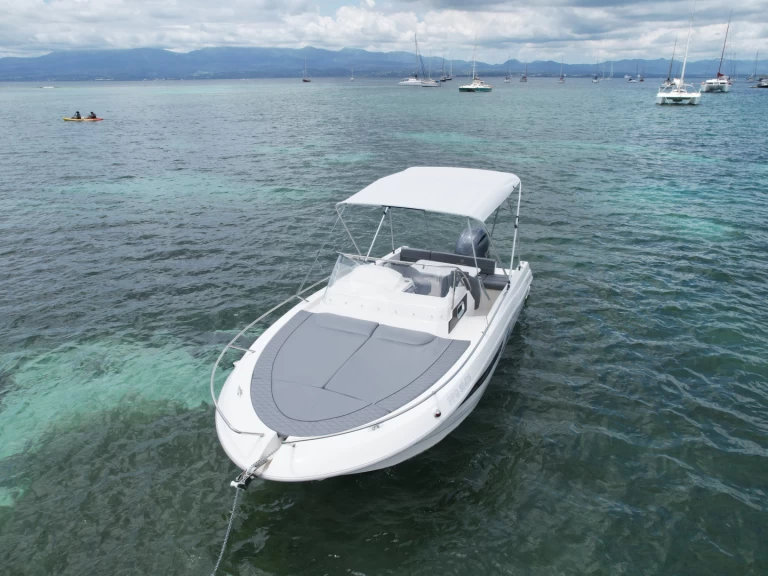 Motorboat to hire Le Gosier at the best price