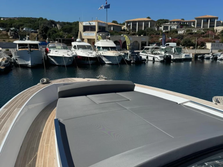 Hire a Fiart SEAWALKER 43 Porto-Vecchio