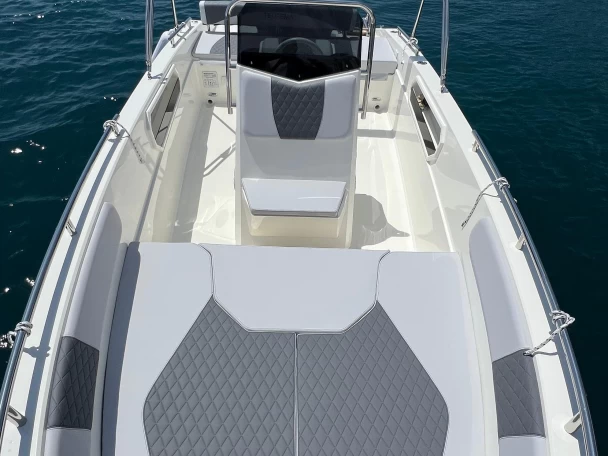 Hire Motorboat Allegra Boats with a boat licence