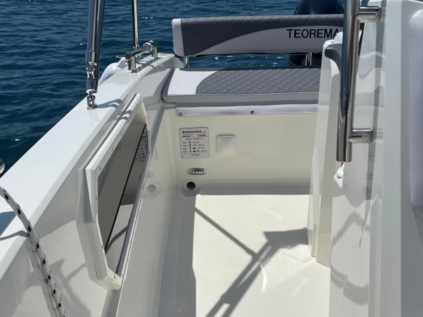 Motorboat to hire Positano at the best price