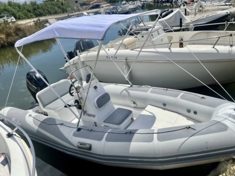 Yacht hire Hyères cheap VESTA 550