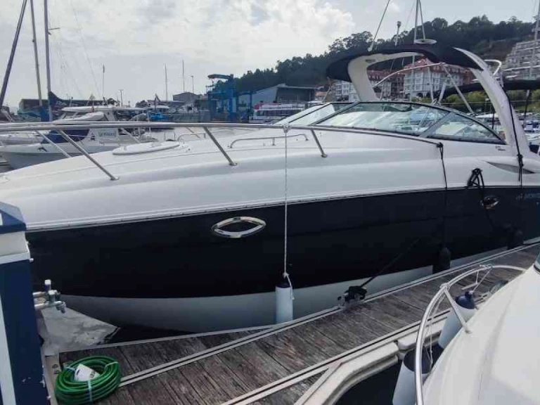 Motorboat hire in Combarro - Monterey 270 cr
