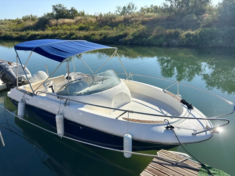 Motorboat to hire Carnon-Plage at the best price