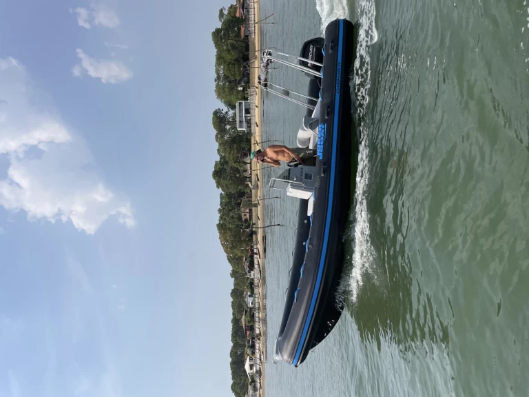 Hire a Capelli Tempest 700 Sun Le Canon