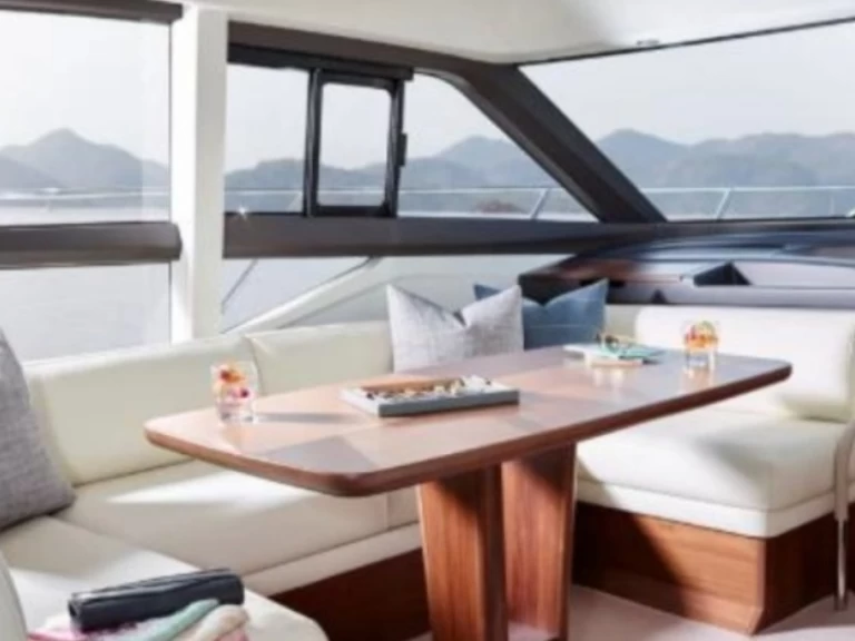 Motorboat to hire Juan-les-Pins at the best price