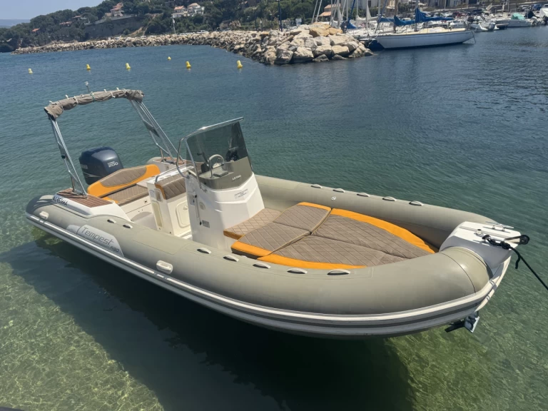 Charter a Capelli Tempest 690 Luxe in La Madrague on Samboat
