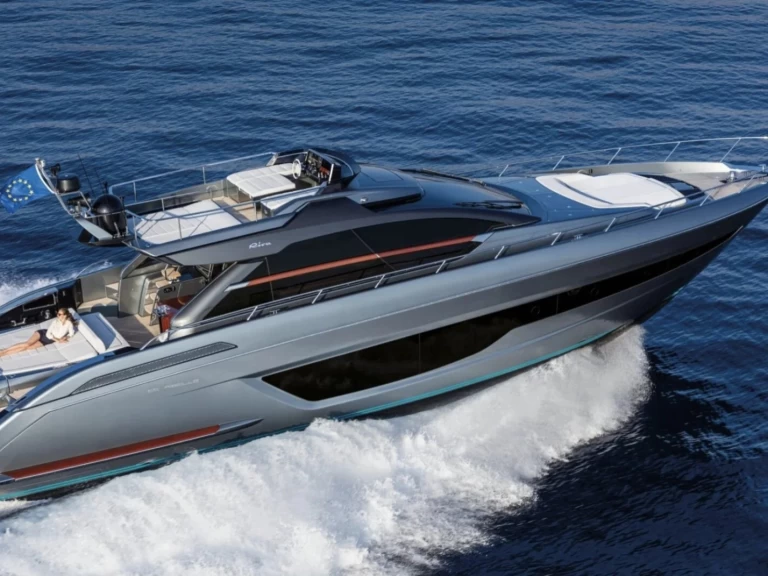 Hire a Riva Rebel 66 Saint-Tropez