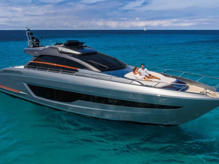 Hire Luxury Yacht Riva with a boat licence