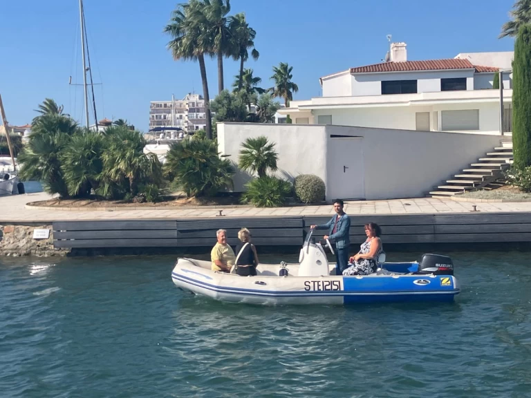 Hire RIB Zodiac with a boat licence