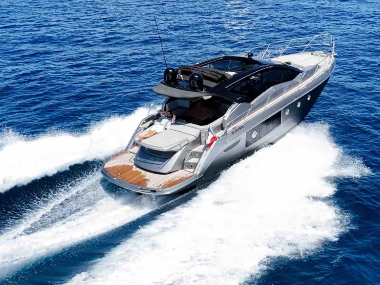 Yacht hire Saint-Tropez cheap M 44
