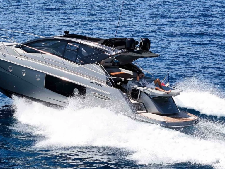 Luxury Yacht hire in Saint-Tropez - Cranchi M 44