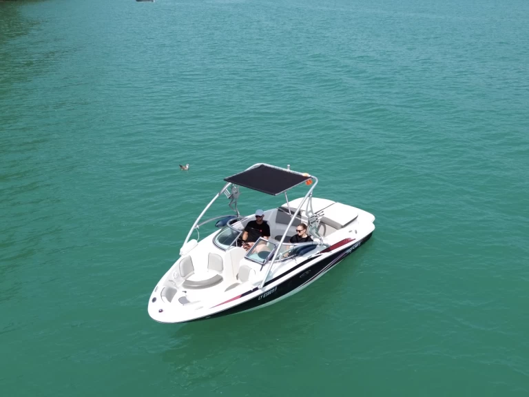 Sea Ray Sea Ray 185 Sport charter bareboat or skippered in  Aix-les-Bains