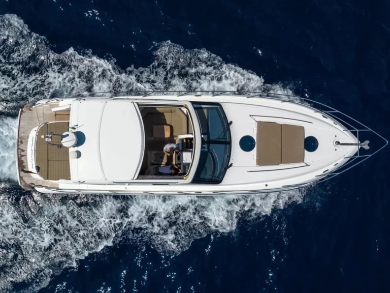 Hire Luxury Yacht Princess with a boat licence