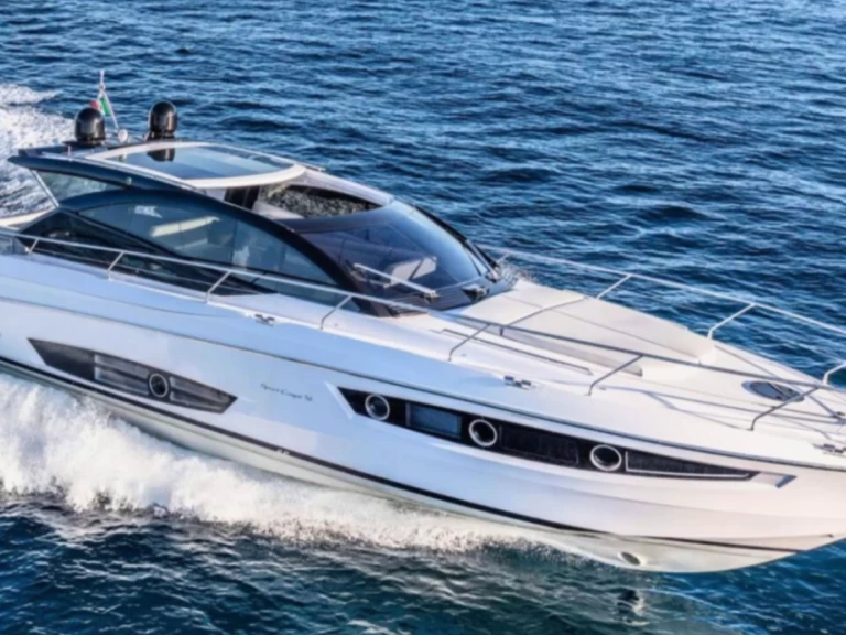 Hire Motorboat Rio with a boat licence