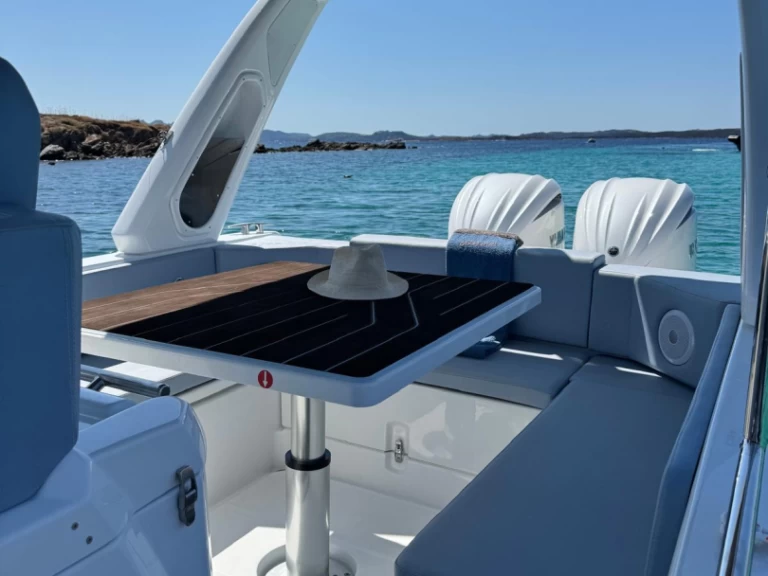 Yacht hire Poltu Quatu cheap E-Motion 29