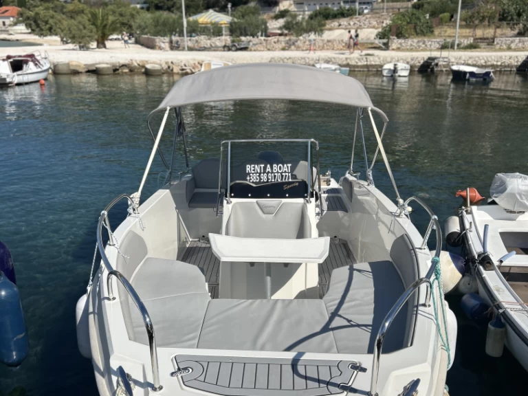 Charter a Cantiere Nautico Speedy Cayman 585 in Trogir on Samboat