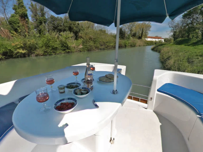 Hire Motorboat with or without skipper Le Boat Branges