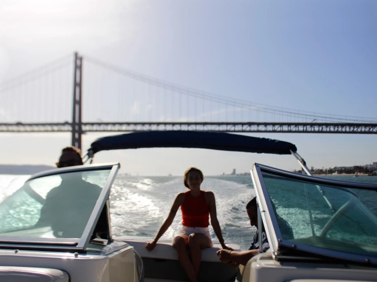 Hire Motorboat Sea Ray with a boat licence