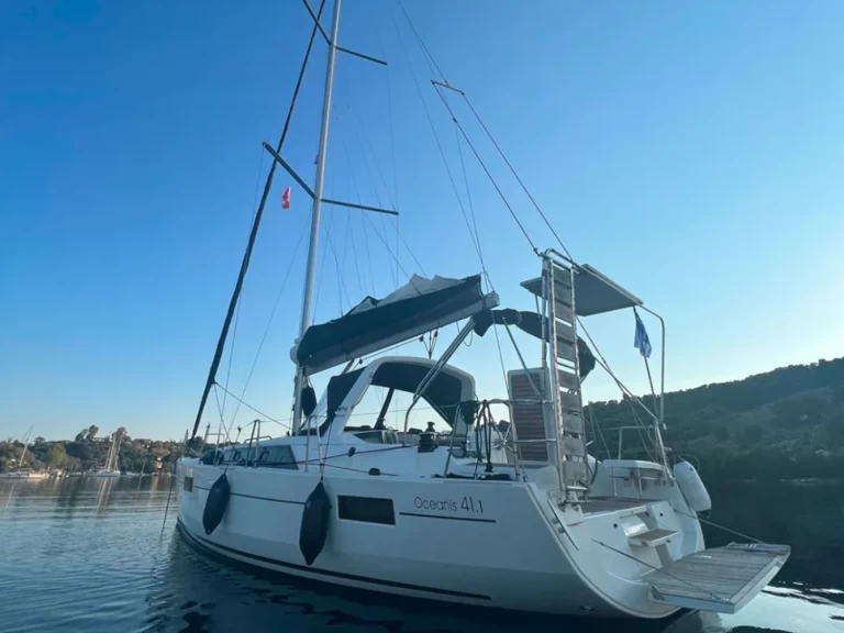 Sailboat hire in Lefkáda - Bénéteau Oceanis 41.1