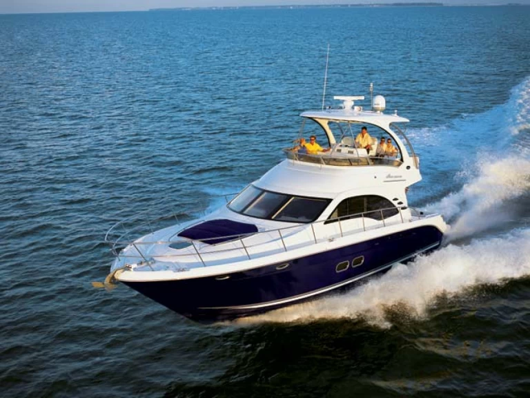 Luxury Yacht to hire Manhattan at the best price
