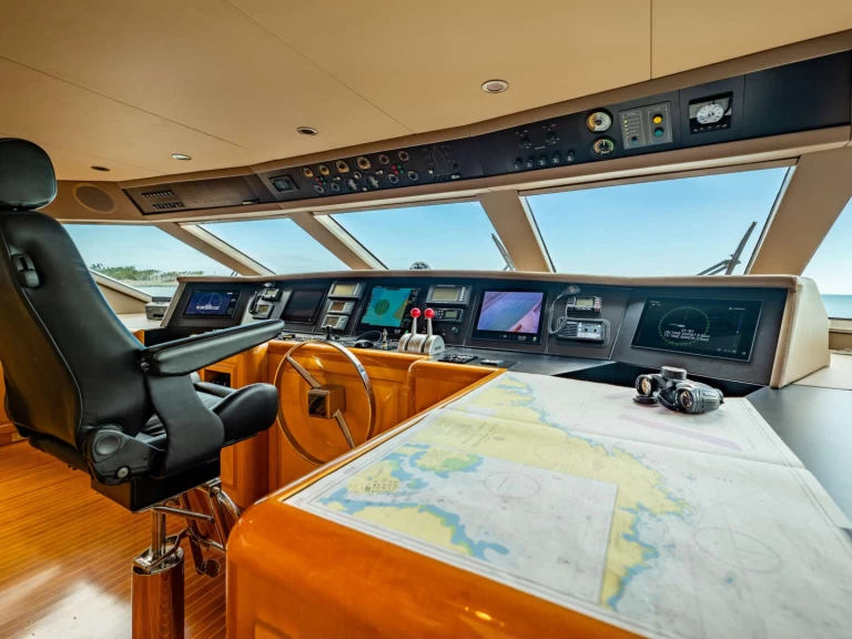 Charter a Christensen SeaQuest in Caribbean on Samboat