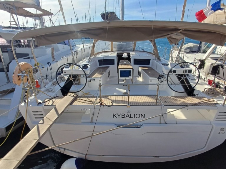 Yacht charter Lávrio - Dufour Dufour 470 on SamBoat