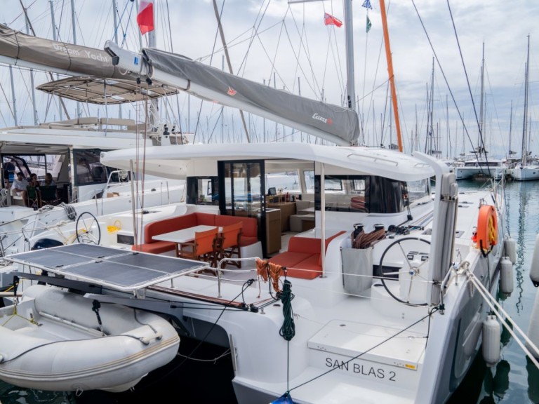 Yacht hire Alimos cheap Excess 14