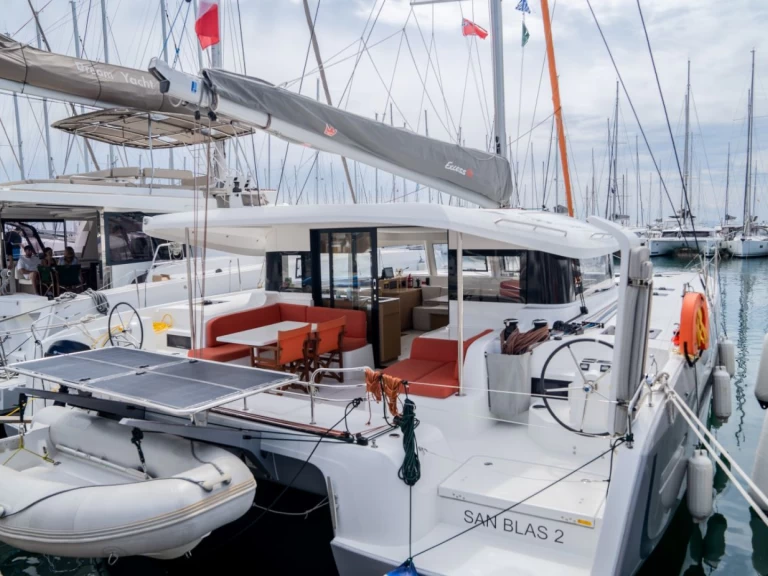 Yacht hire Alimos cheap Excess 14