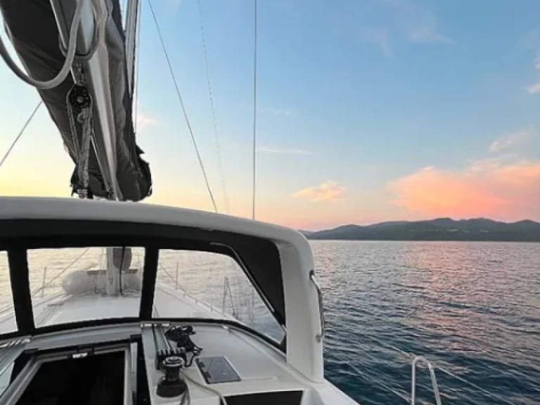 Sailboat to hire Lefkáda at the best price