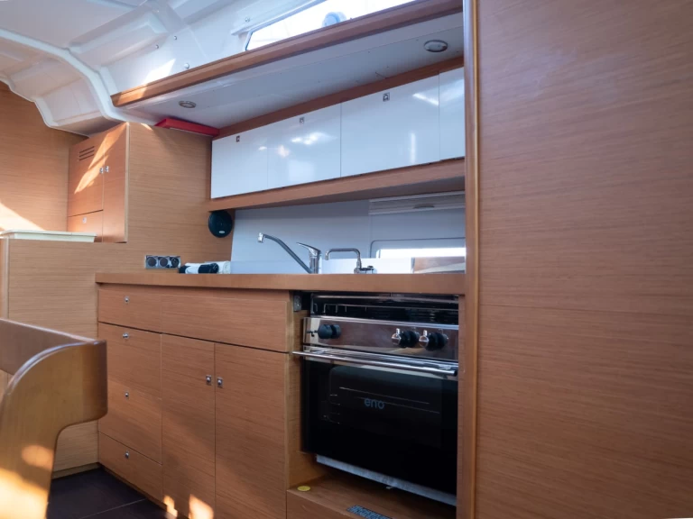Dufour Dufour 430 Grand Large charter bareboat or skippered in  Alimos