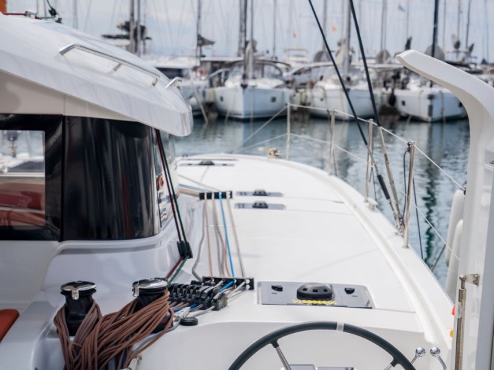 Charter a Excess Excess 14 in Alimos on Samboat