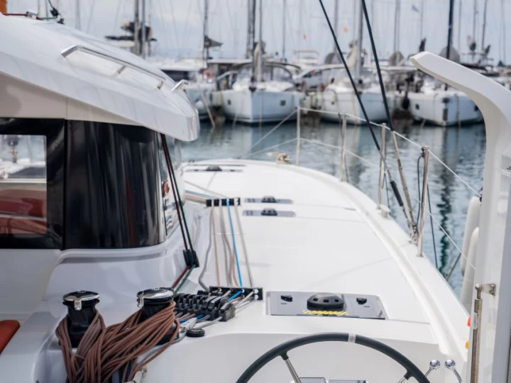 Charter a Excess Excess 14 in Alimos on Samboat