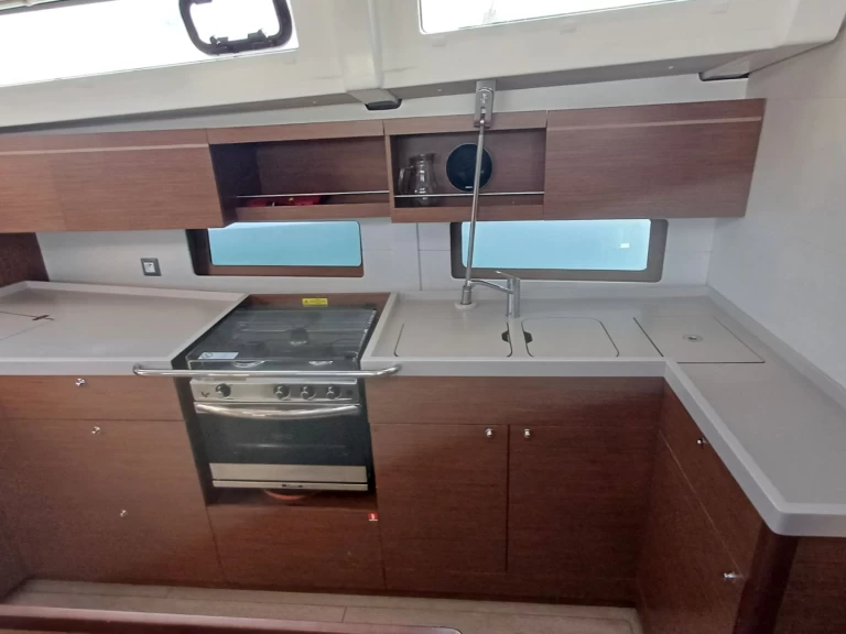Hire Sailboat Bénéteau with a boat licence