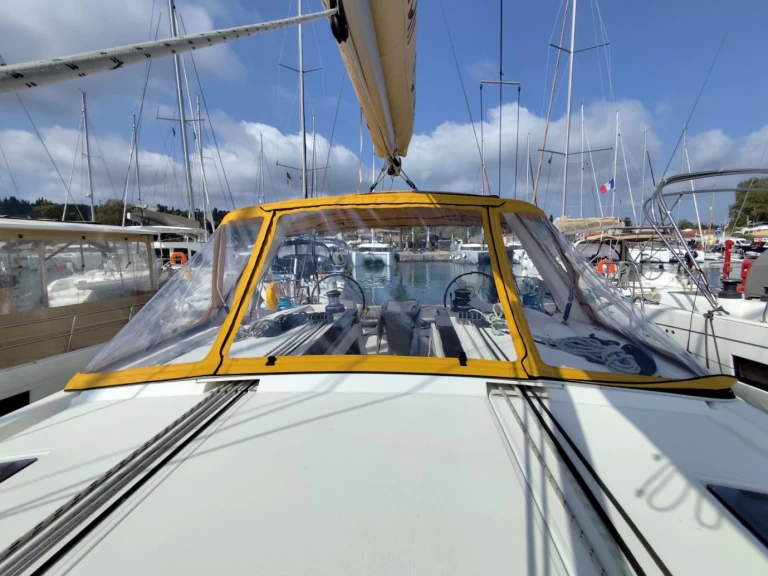 Hire a Bénéteau Oceanis 48 Gouvia