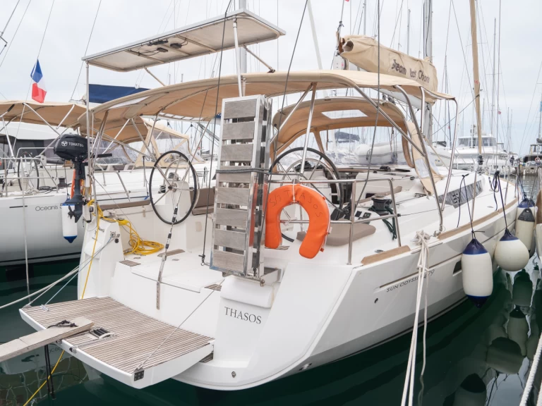 Hire a Jeanneau Sun Odyssey 479 Alimos