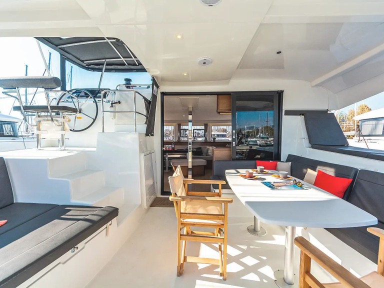 Yacht charter Alimos - Lagoon Lagoon 42 on SamBoat