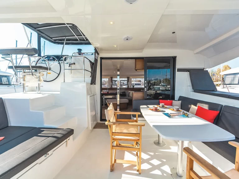 Yacht charter Alimos - Lagoon Lagoon 42 on SamBoat