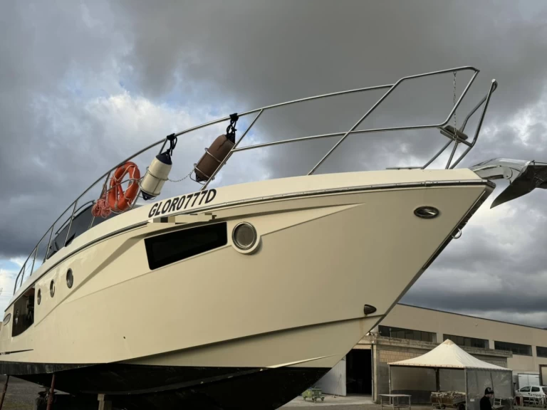 Hire Motorboat with or without skipper Cranchi Villa San Giovanni