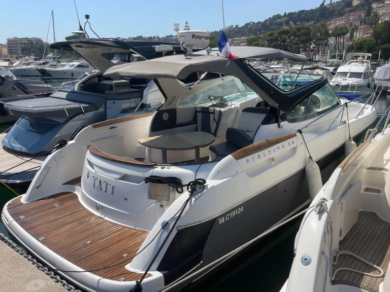 Hire a Jeanneau Prestige 34 Open Beaulieu-sur-Mer