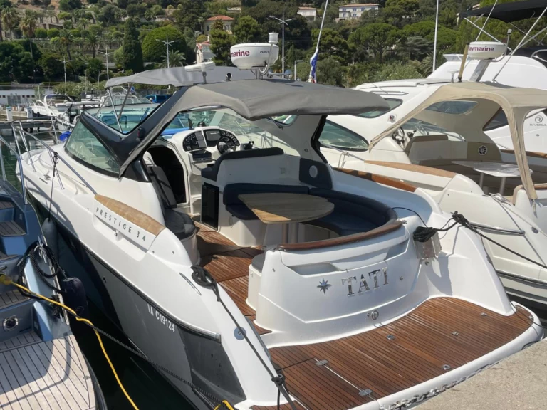 Yacht hire Beaulieu-sur-Mer cheap Prestige 34 Open
