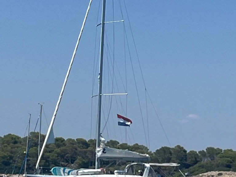 Sailboat to hire Santa Cruz de Tenerife at the best price