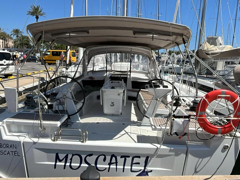 Yacht charter Santa Cruz de Tenerife - Bénéteau Oceanis 51.1 on SamBoat
