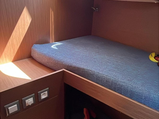 Hire a Bénéteau Oceanis 51.1 Santa Cruz de Tenerife